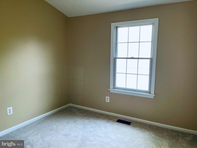 Building Photo - 32 Fendall Ave