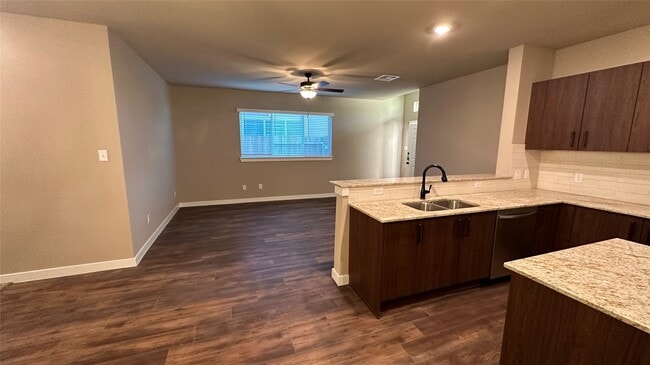 Building Photo - 9820 Grosbeak Ln
