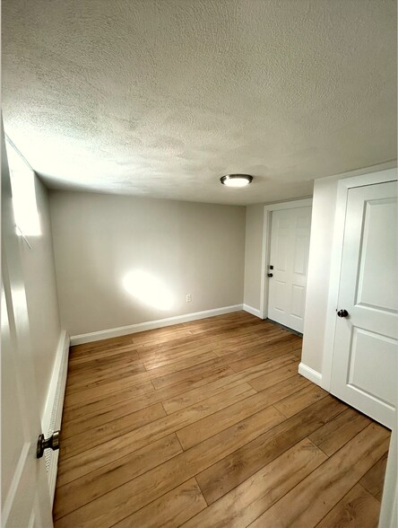 Building Photo - 53 White St