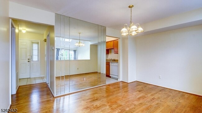 Building Photo - 70 Bayberry Dr