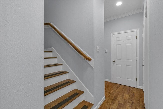 Building Photo - 341 W 23rd St