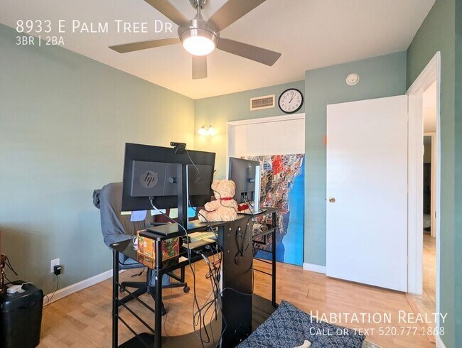 Building Photo - 8933 E Palm Tree Dr