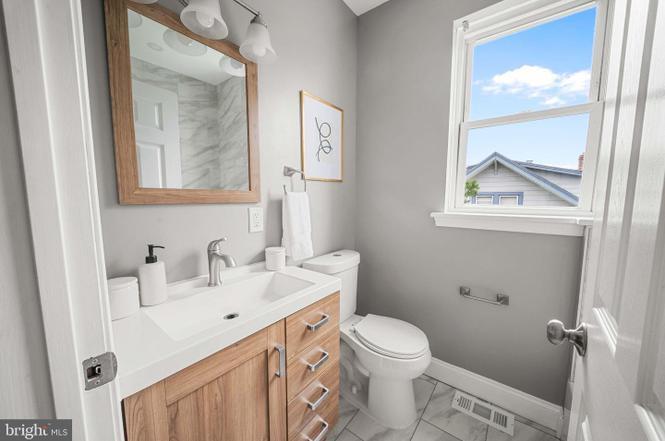 Building Photo - 1416 S St SE