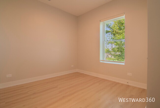 Building Photo - 1546 N Homan Ave.