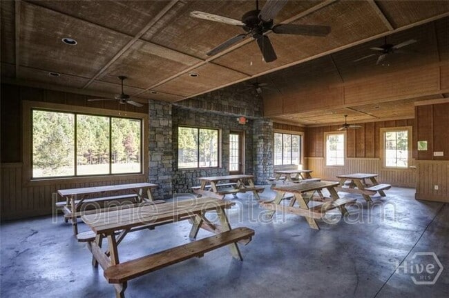 Building Photo - 37 Twin Oaks Pl