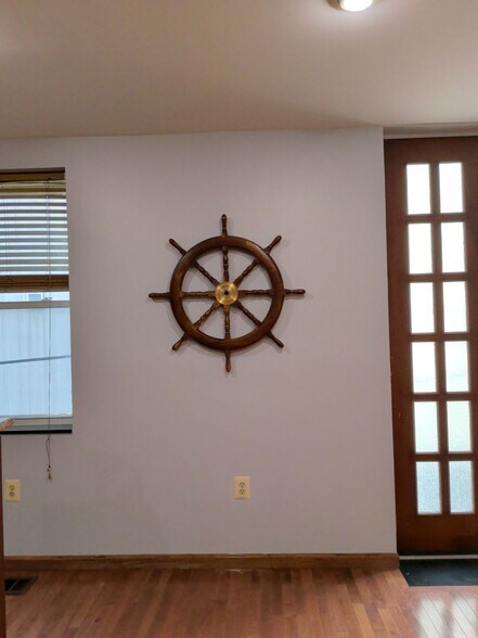 Building Photo - 409 S Spring St