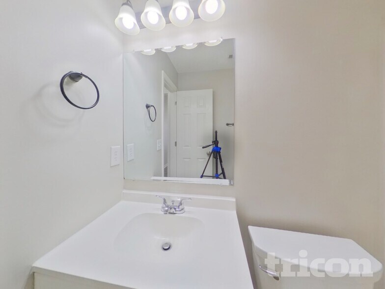 Building Photo - 3428 Nevin Brook Rd