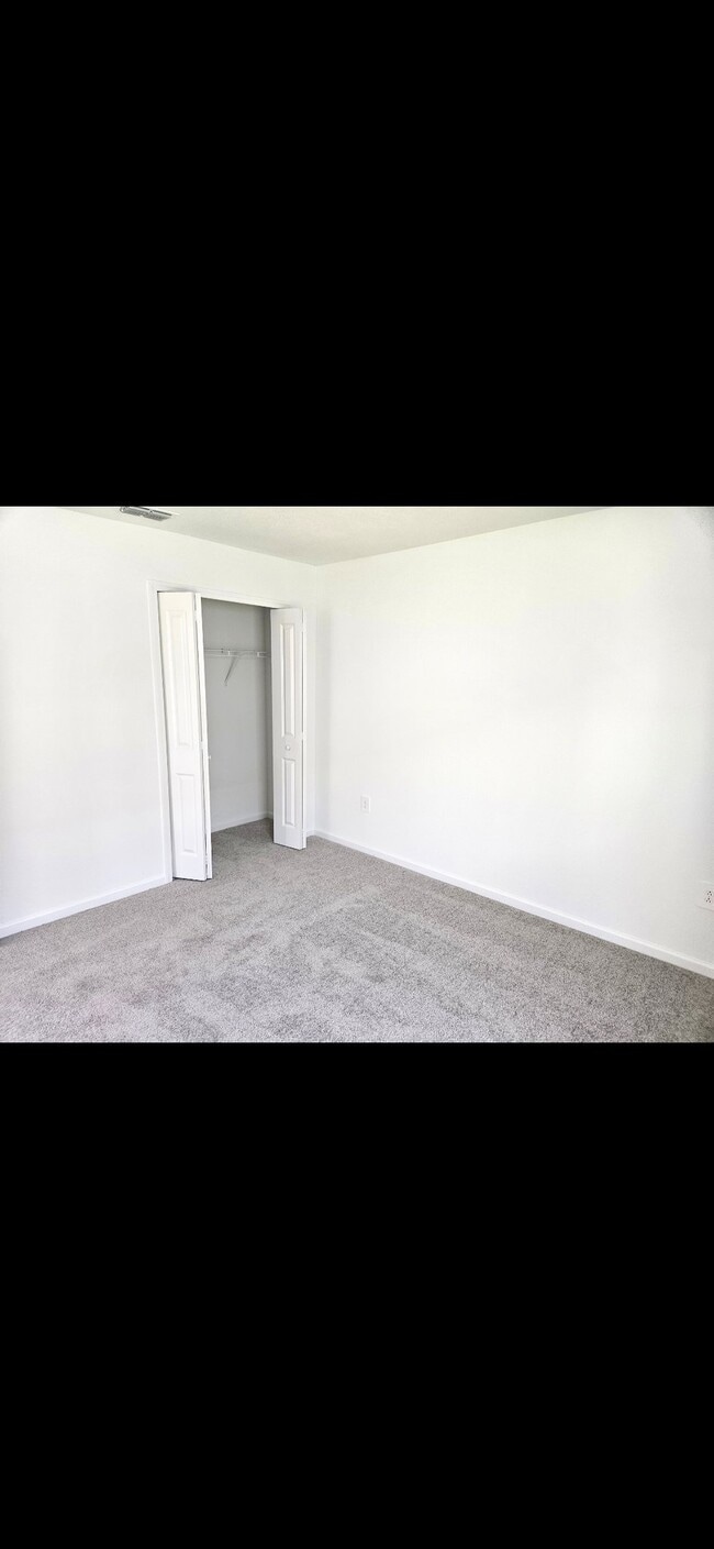 Building Photo - 2414 McKinley Dr