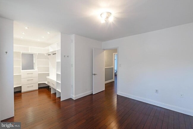 Building Photo - 5411 Crossrail Dr