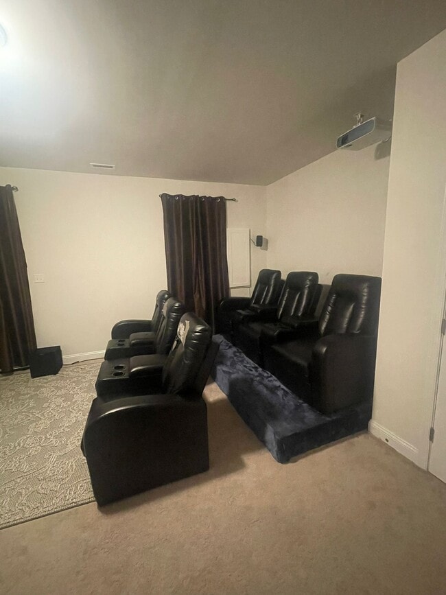 Building Photo - 10516 Seneca Falls Pl