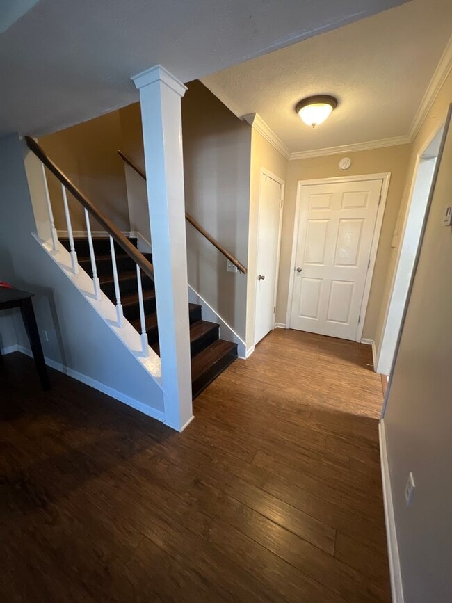 Building Photo - Oak Meadow Townhome