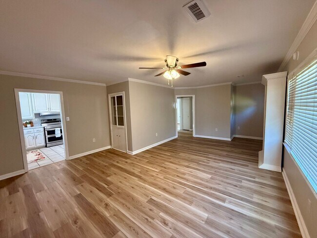 Building Photo - Now Available! Charming 3-Bedroom, 1-Bathroom Home in Decatur, AL