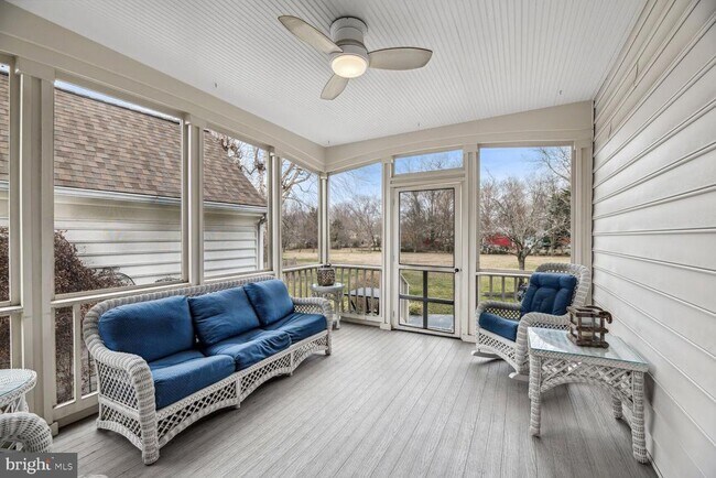 Building Photo - 6603 Forsythia St