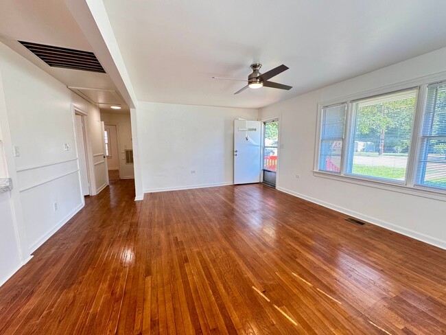 Building Photo - The Home You’ve Been Searching For!