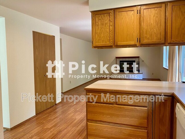 Building Photo - 10659 Wharf Pl NW