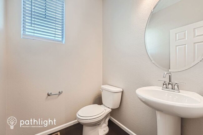 Building Photo - 720 Penstemon Dr