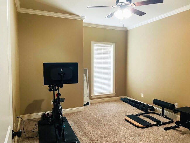 Building Photo - 459 Long Acre Dr