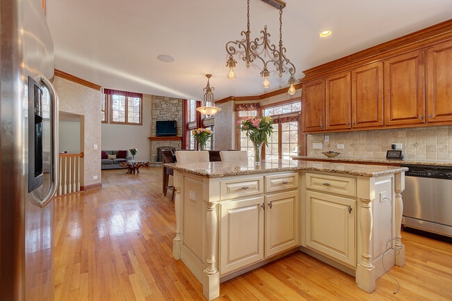 Building Photo - 26025 Whispering Woods Cir