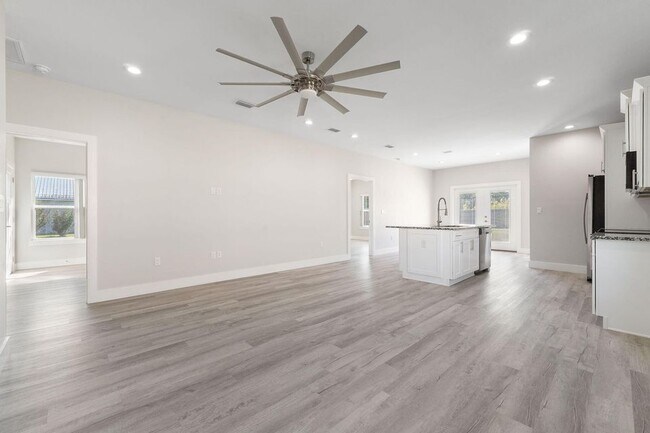 Building Photo - 1360 Georgia Ave