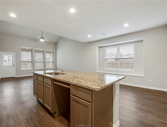 Building Photo - "Charming 4-Bed Retreat with Spacious Living in Bryan, TX – Your Perfect Home Awaits!"