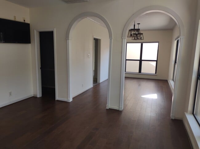 Building Photo - 2454 Bering Dr