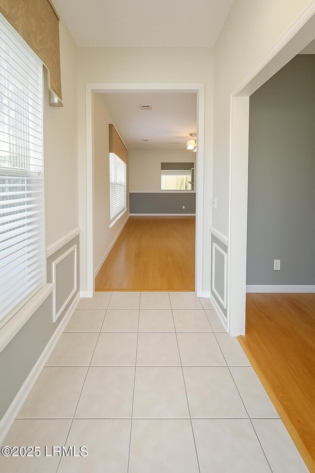 Building Photo - 1 Pomegranate Ln