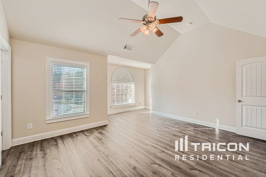 Building Photo - 296 Prescott Dr