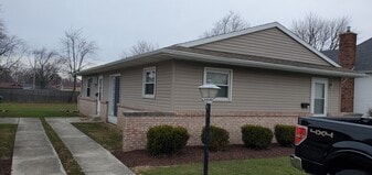 Building Photo - 152 Hillcrest Ave