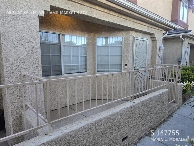 Building Photo - 1009 Nevada Sky St