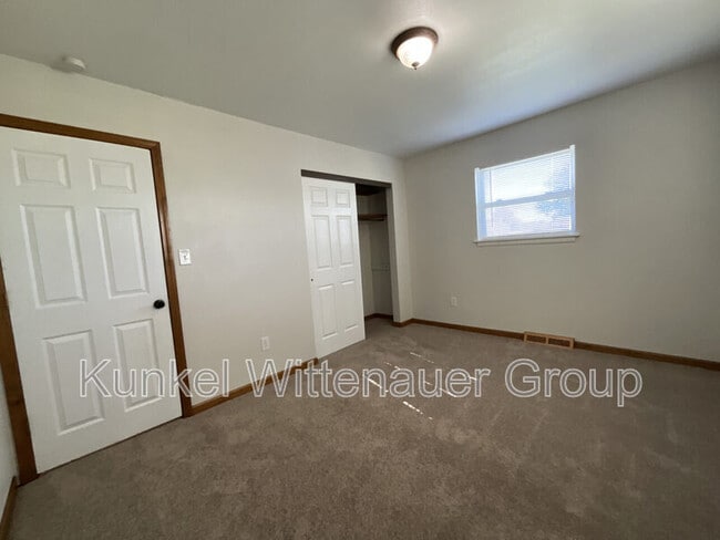 Building Photo - 203 Renee Dr