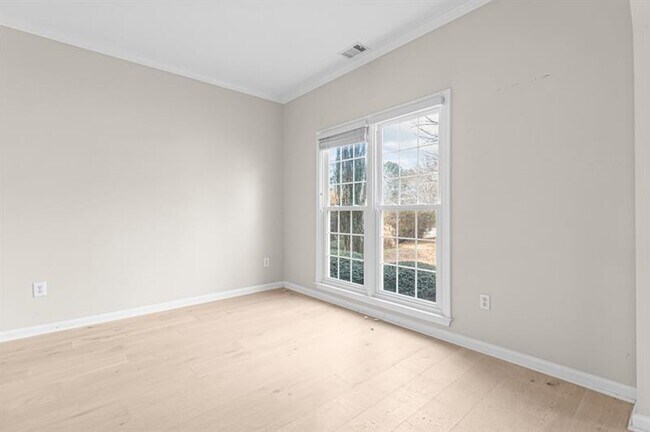 Building Photo - 2030 Brook Meadow Dr