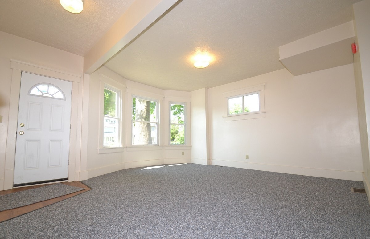 Building Photo - 547 Carroll St