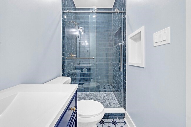 Building Photo - 2245 Monroe Ave