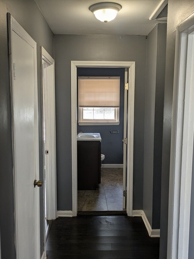 Building Photo - 6097 Park Dr