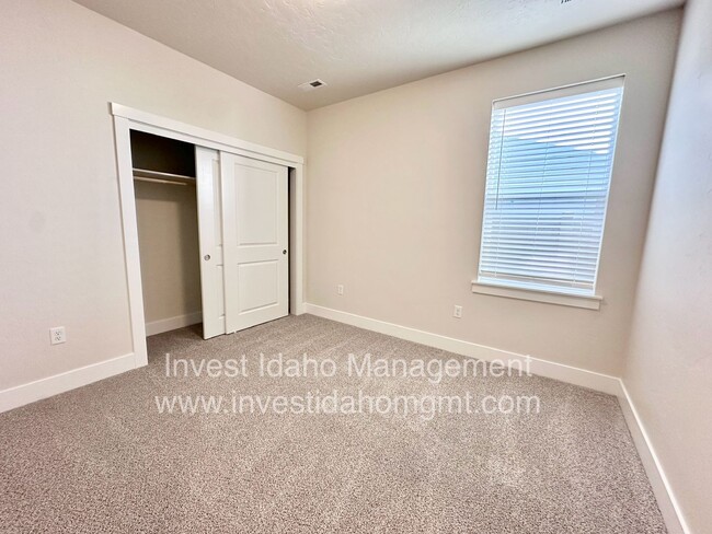 Building Photo - Brand new construction home available now ...