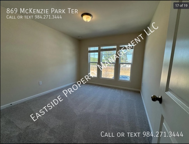 Building Photo - 869 McKenzie Pk Ter