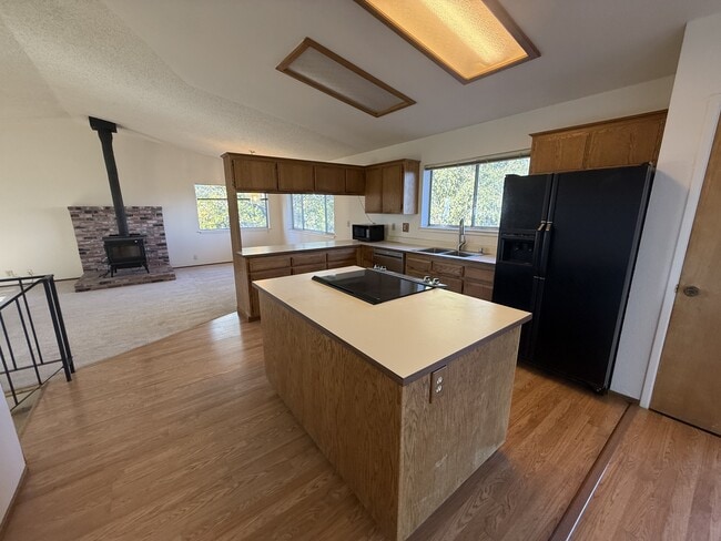 Building Photo - 10201 Ponderosa Way