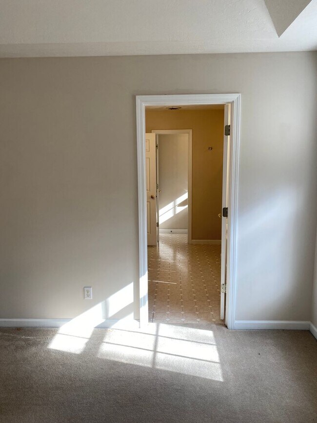 Building Photo - 3438 Topside Rd