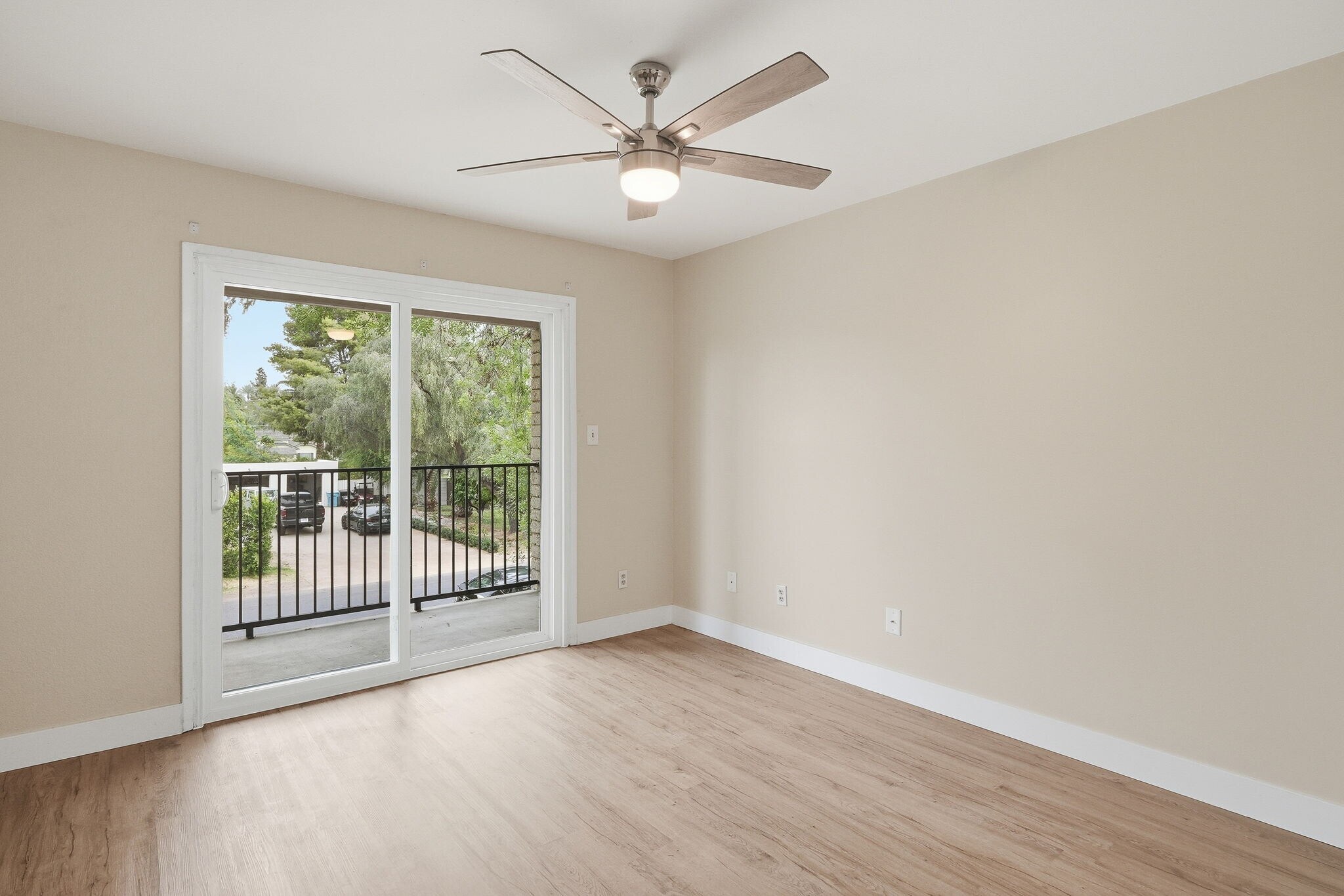 Building Photo - 31 W Pasadena Ave