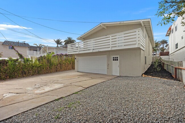 Building Photo - Coastal Living at Its Finest! Fully Remodeled!