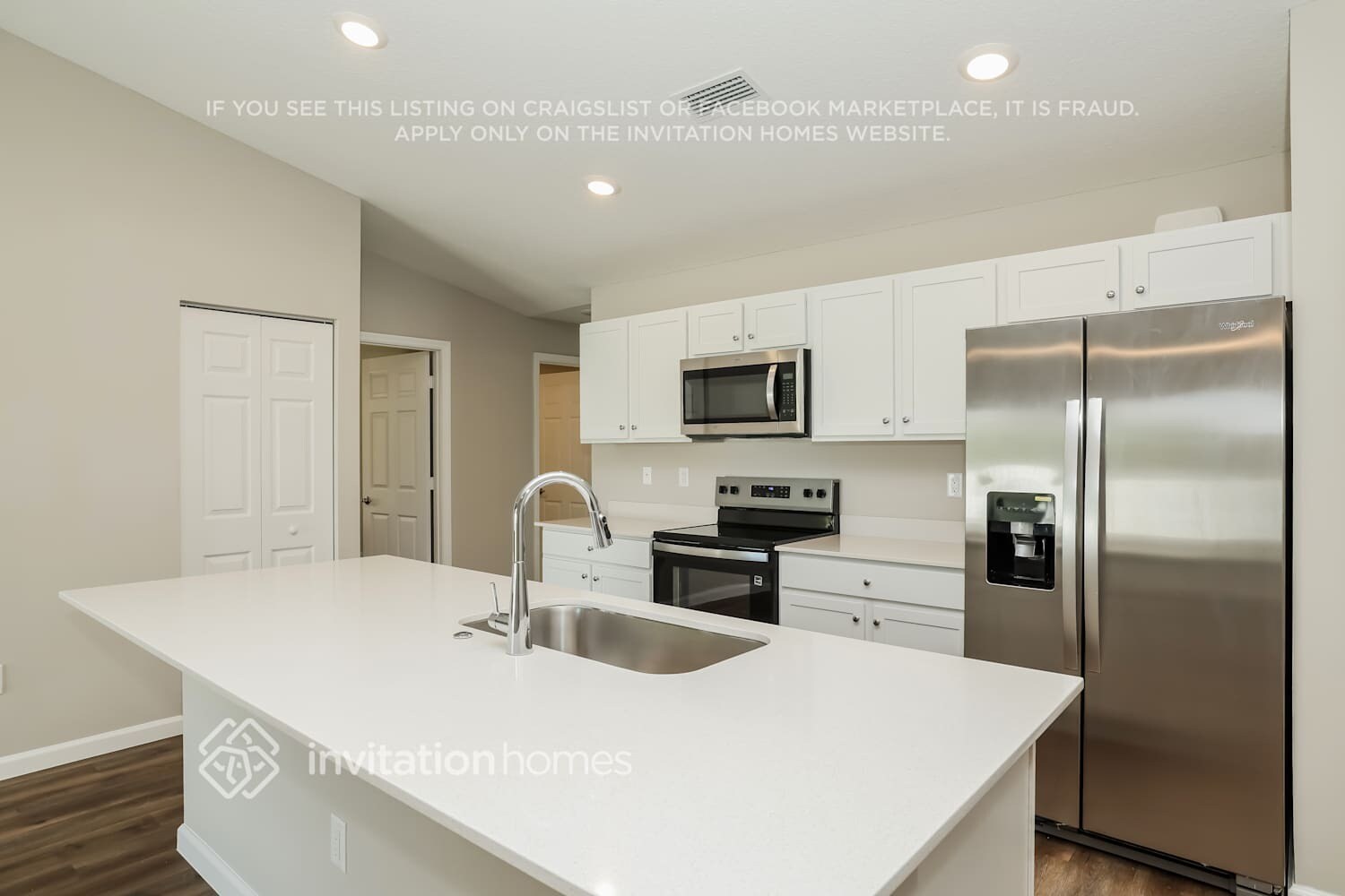 Building Photo - 691 SW Hillsboro Cir