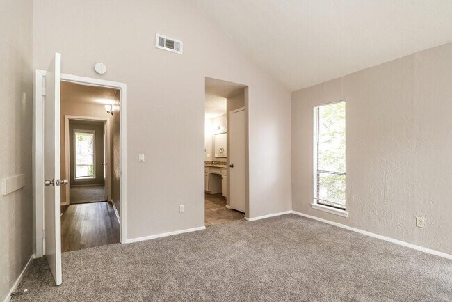 Building Photo - 17803 Villa Way Dr