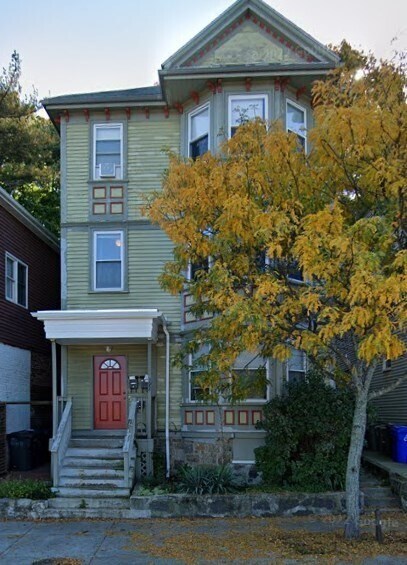 Primary Photo - 392 Centre St