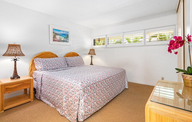 Building Photo - BeachFront Furnished Condo at Sugar Beach Resort, 1 Bed / 1 Bath with Ocean Views!