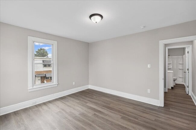 Building Photo - 18 N Sussex St