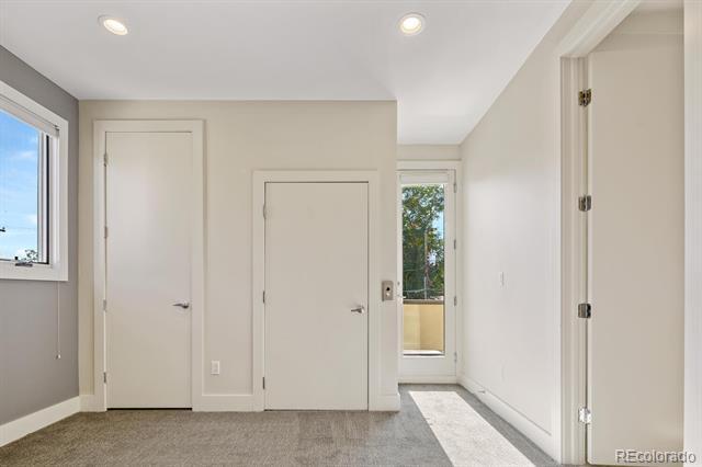 Building Photo - 2414 Glenarm Pl