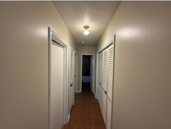 Building Photo - 3 Bedroom - 2 Bath - 2 Car Garage - Fenced Yard