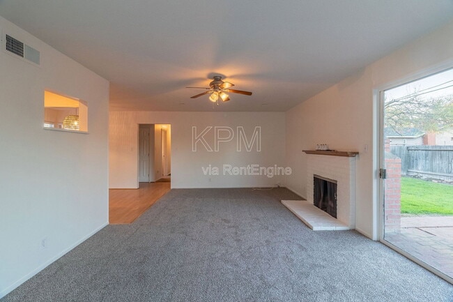 Building Photo - 713 San Francis Ave