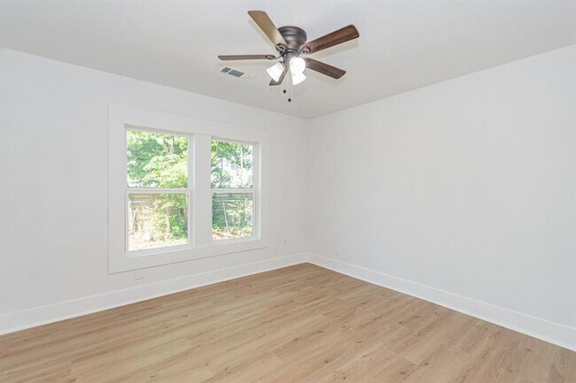 Building Photo - 502 N Jones St