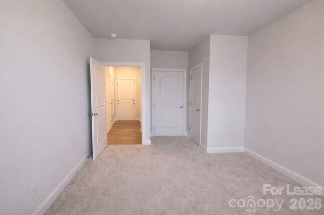 Building Photo - 1211 Ashe Mdw Dr